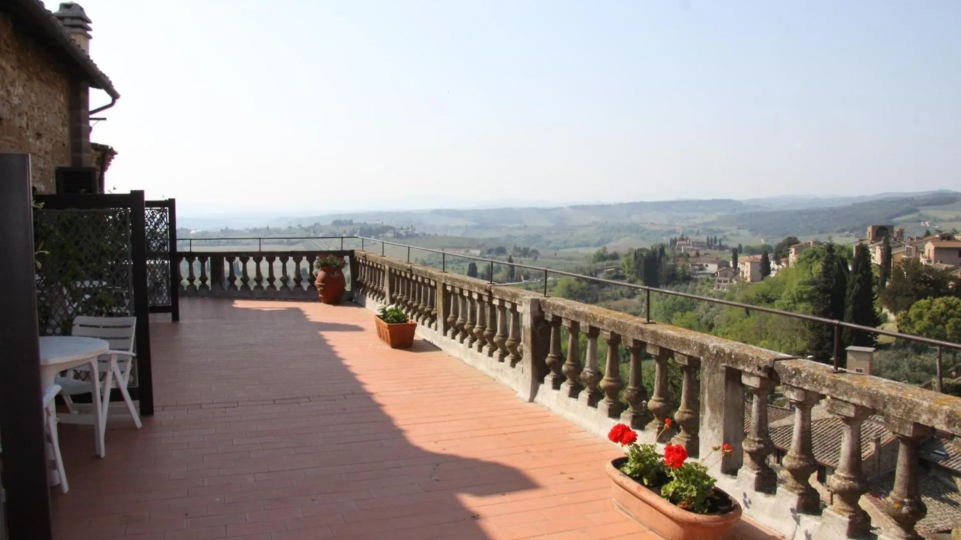 ***  Hotel La Cisterna San Gimignano Italia