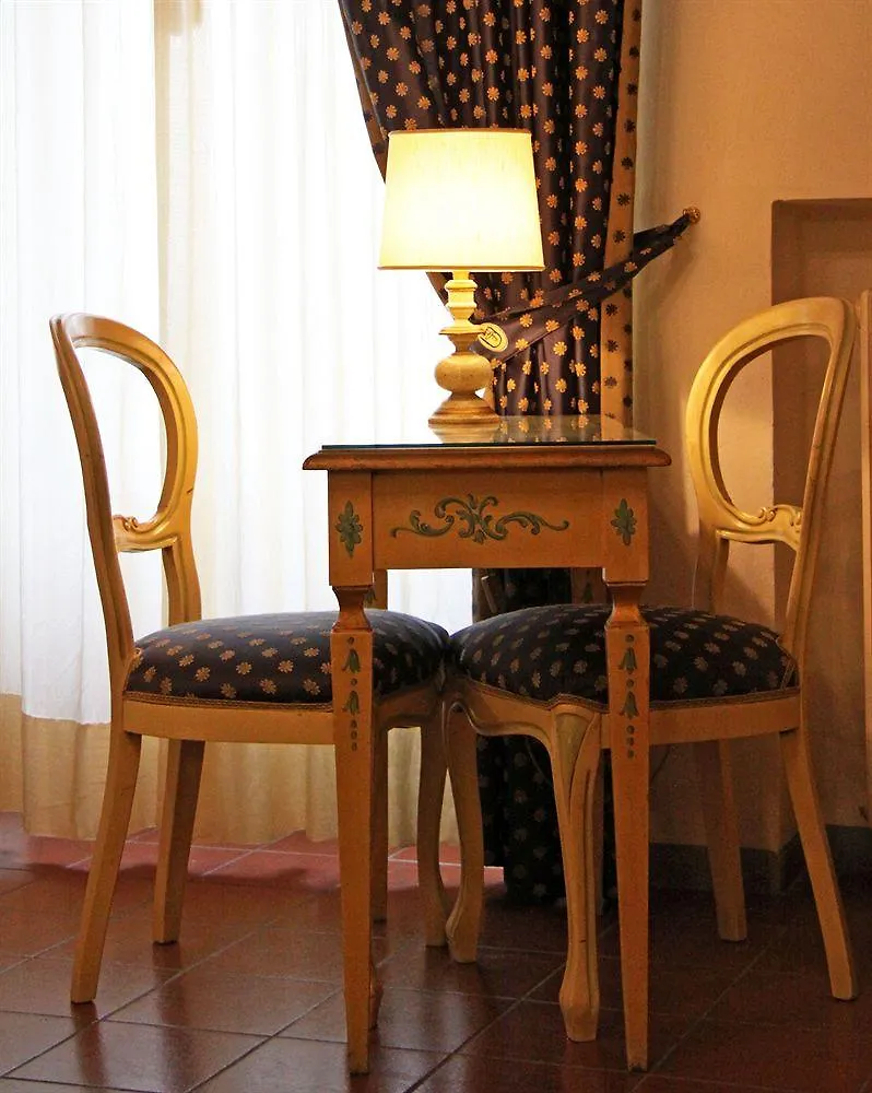 Hotel La Cisterna San Gimignano