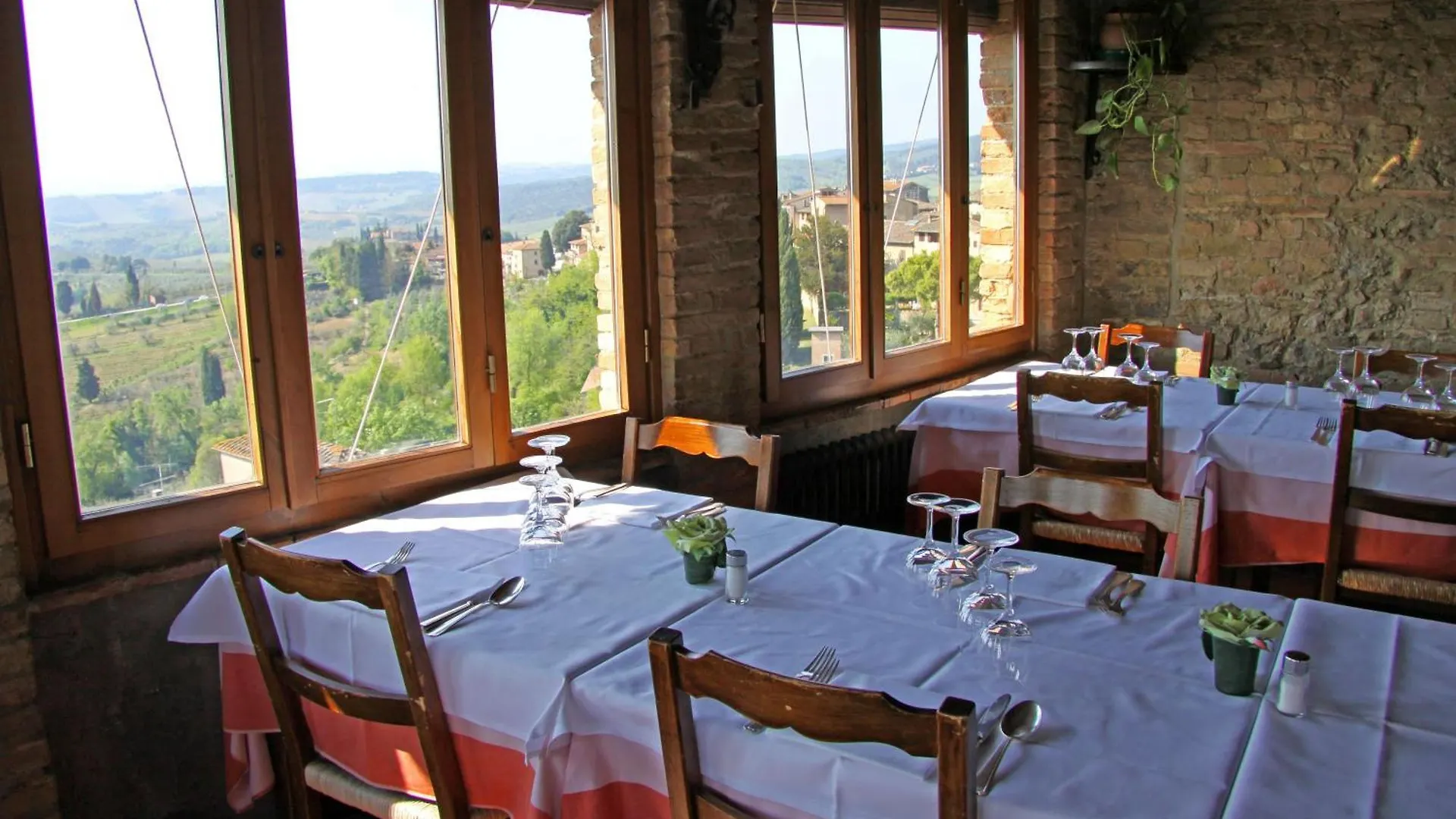 Hotel La Cisterna San Gimignano 3*,  Italië