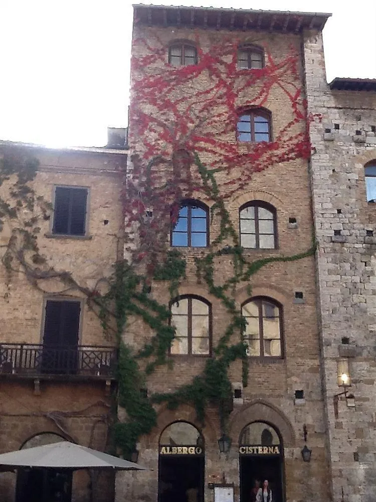 Hotel La Cisterna San Gimignano