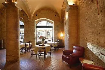 Hotel La Cisterna San Gimignano Italië