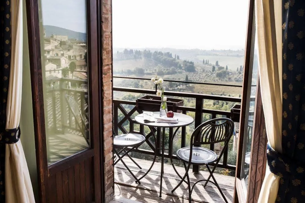 ***  Hotel La Cisterna San Gimignano Italië
