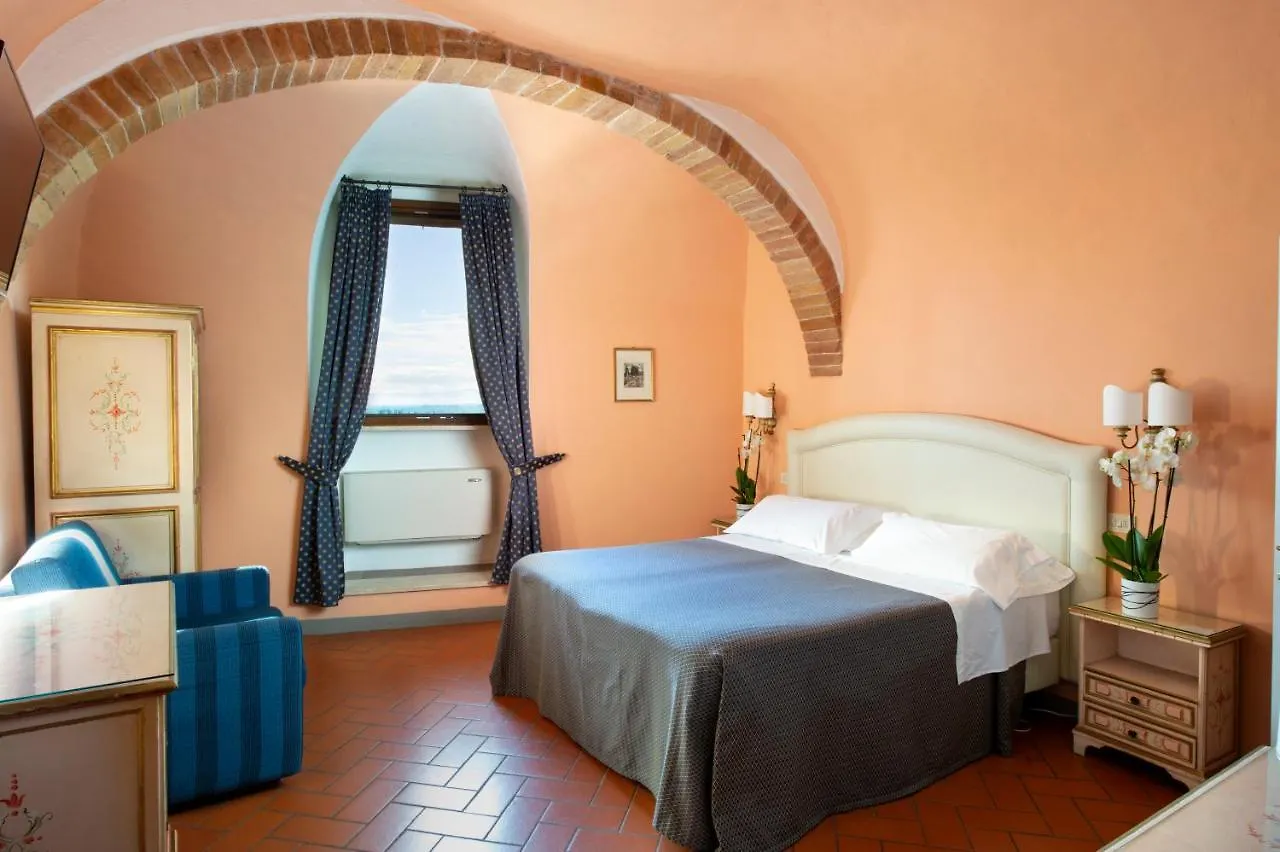 ***  Hotel La Cisterna San Gimignano Italië